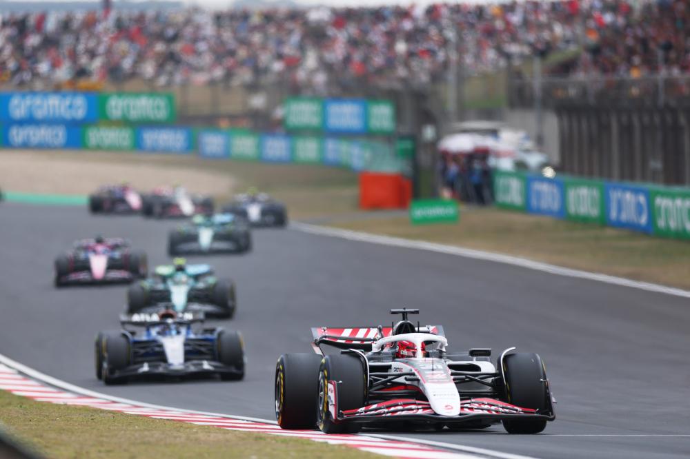 国足一直在 国足一直在